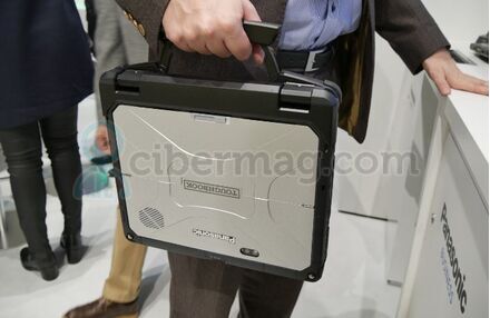 Топовый Core i7 Panasonic ToughBook CF-33 mk2 16Gb ssd 1Tb 4G GPS 2 усиленные батареи