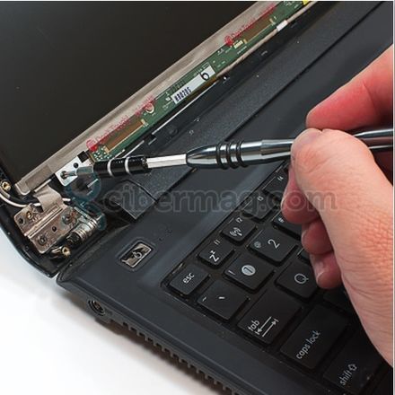 Замена петель ноутбука