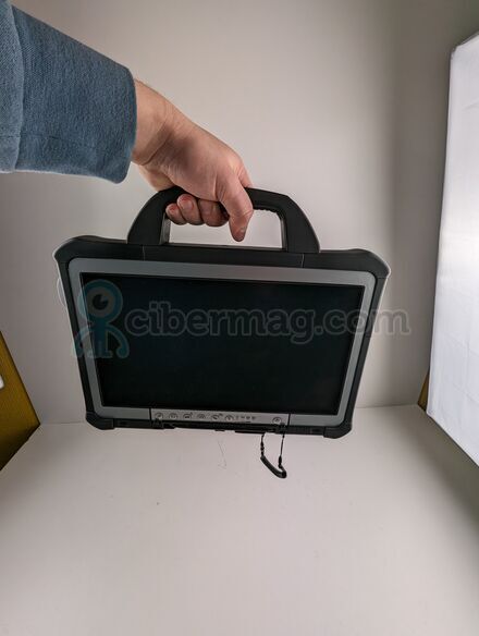 Максимально захищений планшет Panasonic Toughbook CF-D1 mk3 8Gb SSD 256